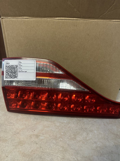 2006 Toyota Previa Station Wagon Right Boot Light 28193