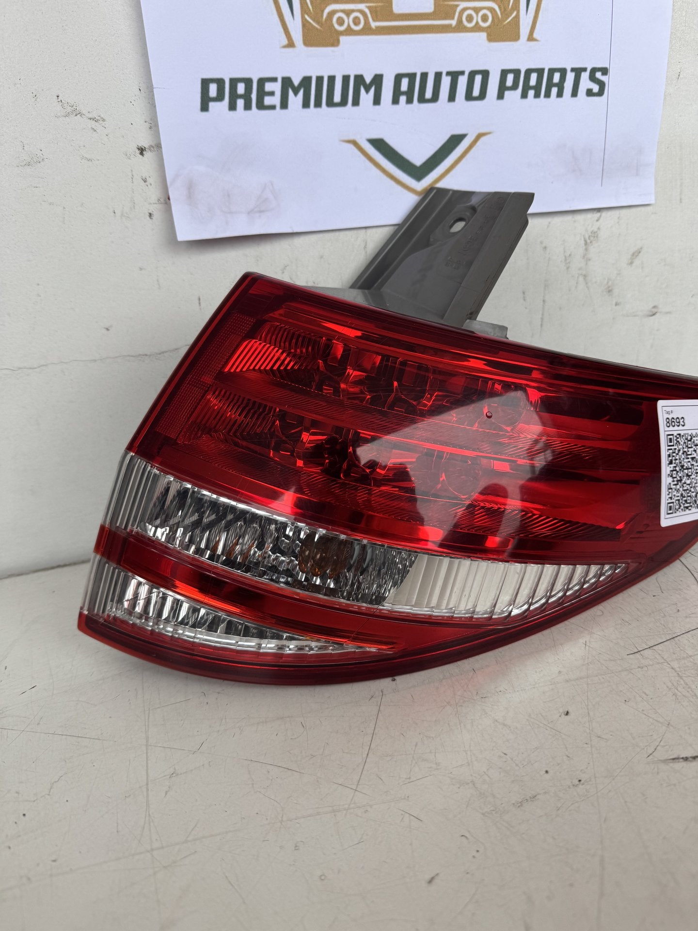 2008 Toyota Tarago Station Wagon Right Taillight