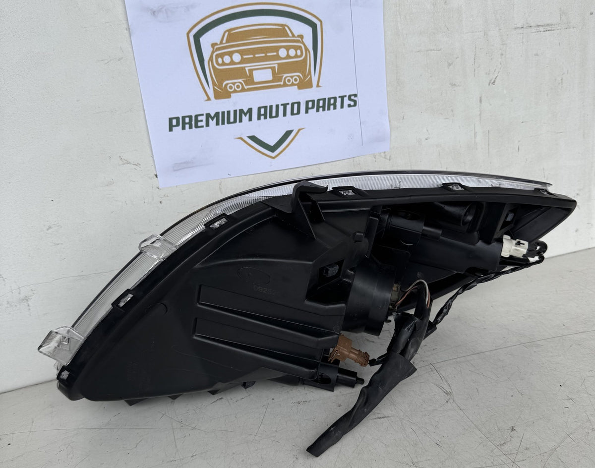 2006 Toyota Yaris Right Headlight 09252510