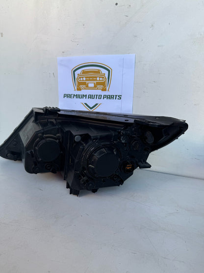 2012 Kia Sorento Station Wagon Right Headlight 92102-2PXXX