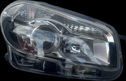 2010   Right Headlight