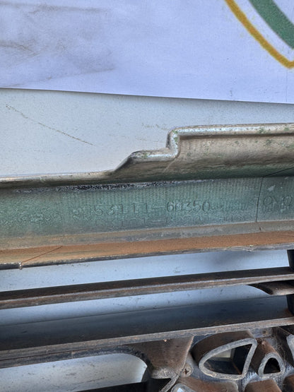 1999-1999 Toyota Land Cruiser - Grille