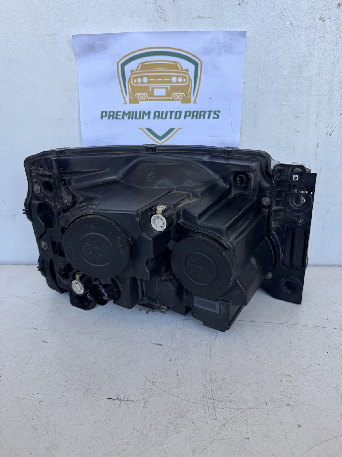 2010 Land Rover Range Rover Sport Station Wagon Left Headlight