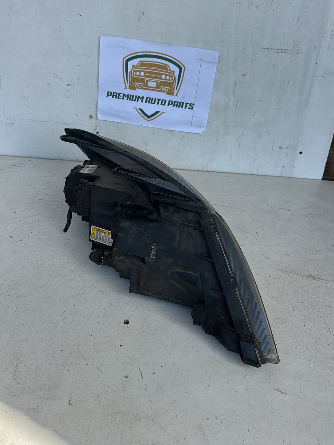 2012 Kia Sorento Station Wagon Left Headlight