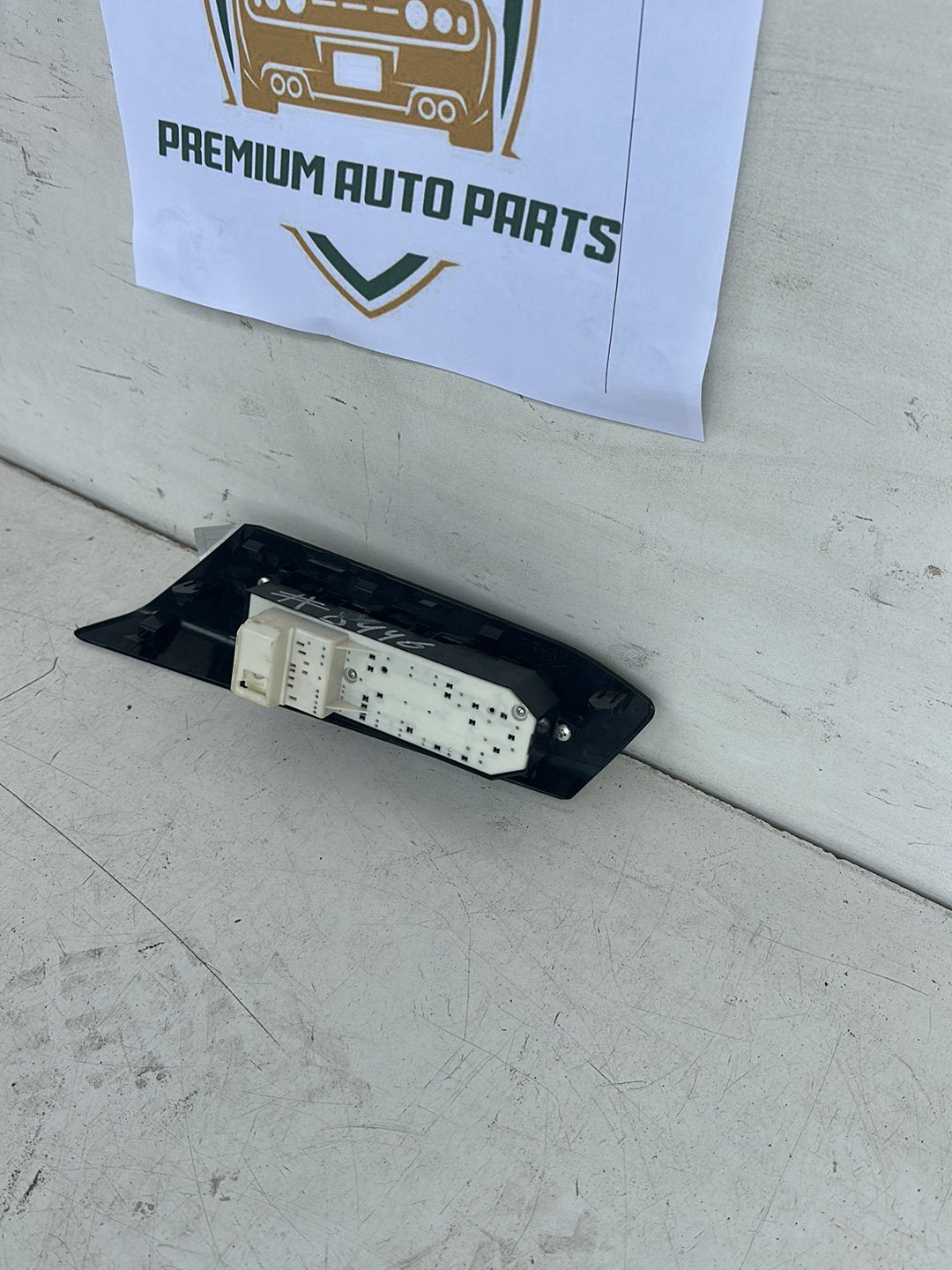 2015 Toyota RAV4 A40 - Master Power Window Switch