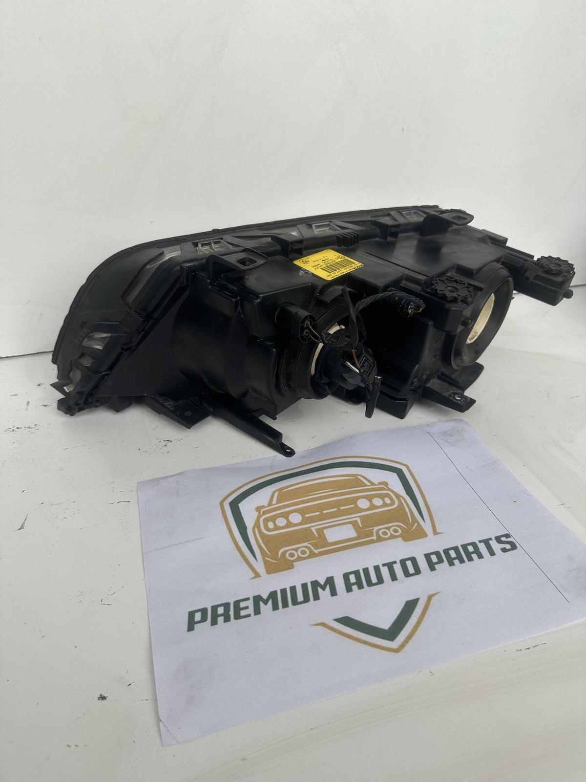 1998-2001 BMW 318i E46 Sedan Right Headlight 9175 04HCPL