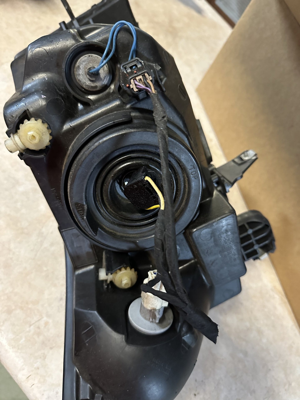 2014 Holden Cruze Cruze Left Headlight 12412