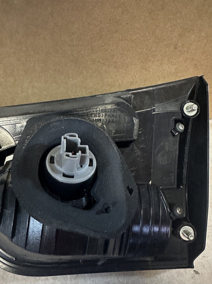2010 Mitsubishi Outlander - Left Boot Light