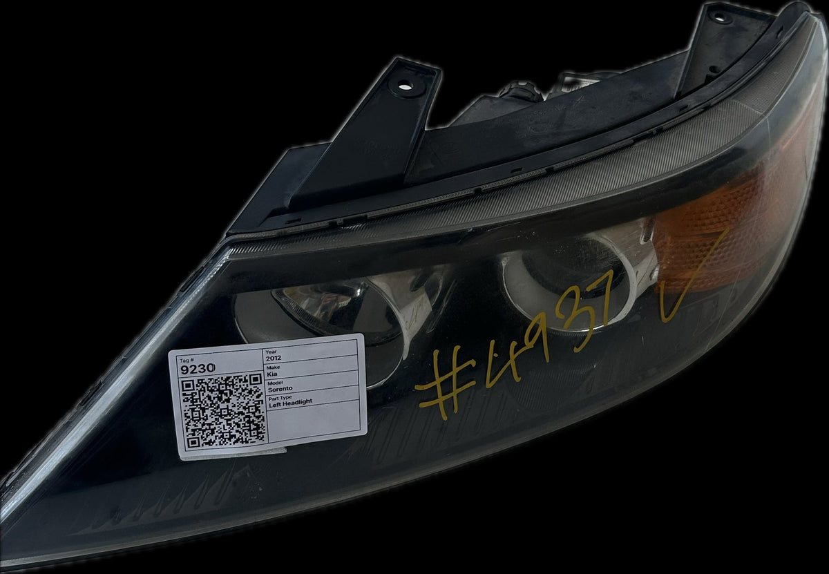 2012 Kia Sorento Station Wagon Left Headlight