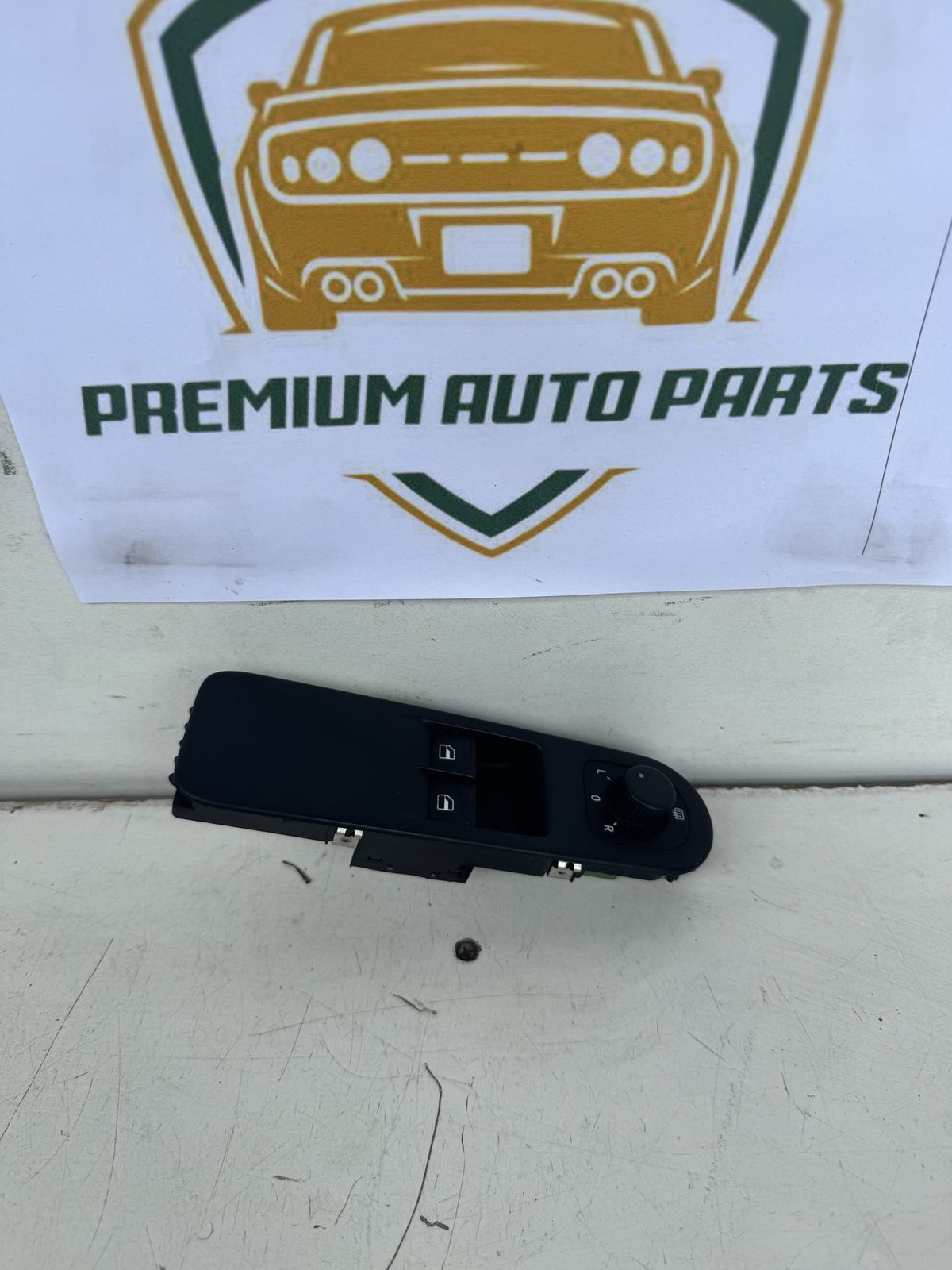 2013 Volkswagen Amarok 2H Single Cab Utility Master Power Window Switch A1300335