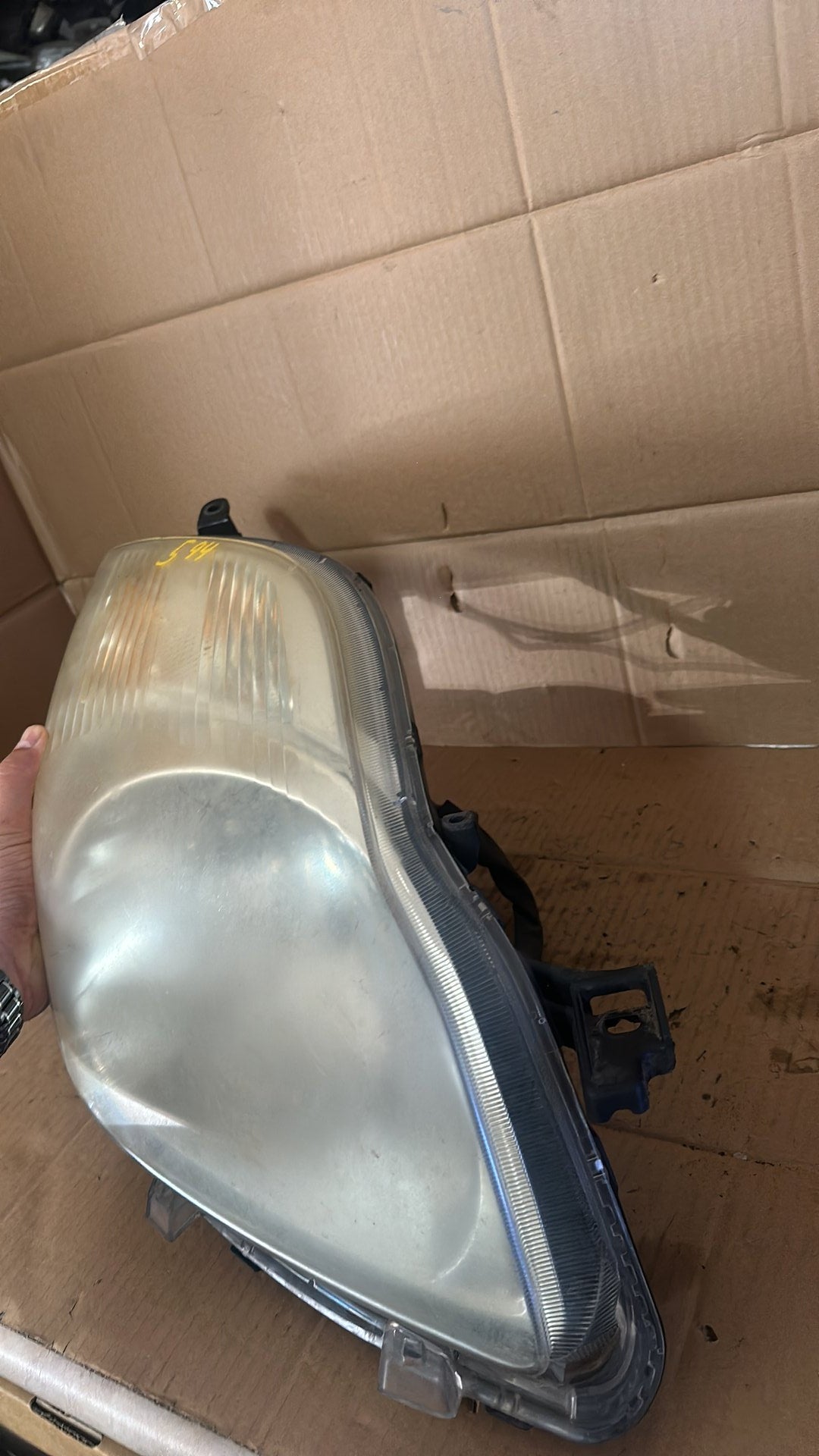 2011 Toyota Yaris Right Headlight 52-184