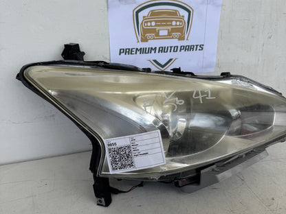 2014 Nissan Altima Right Headlight
