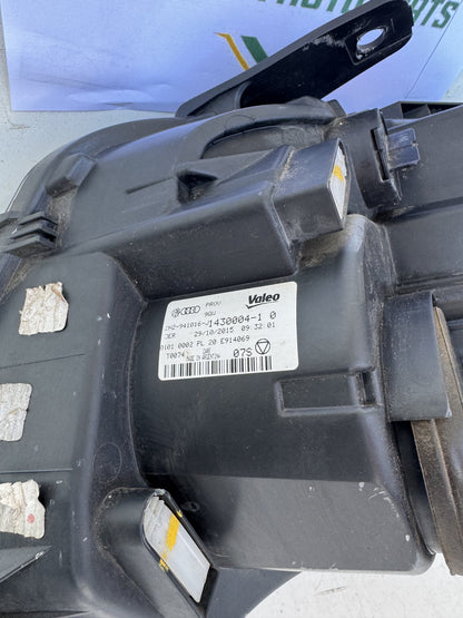 2016  2H Right Headlight