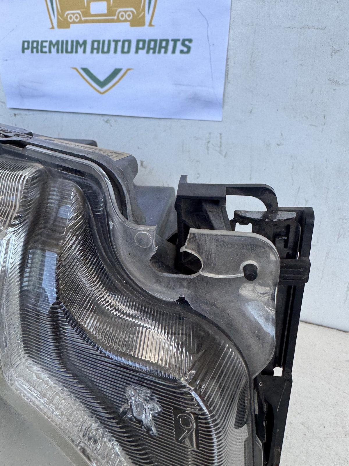 2010 Land Rover Range Rover Sport Station Wagon Right Headlight