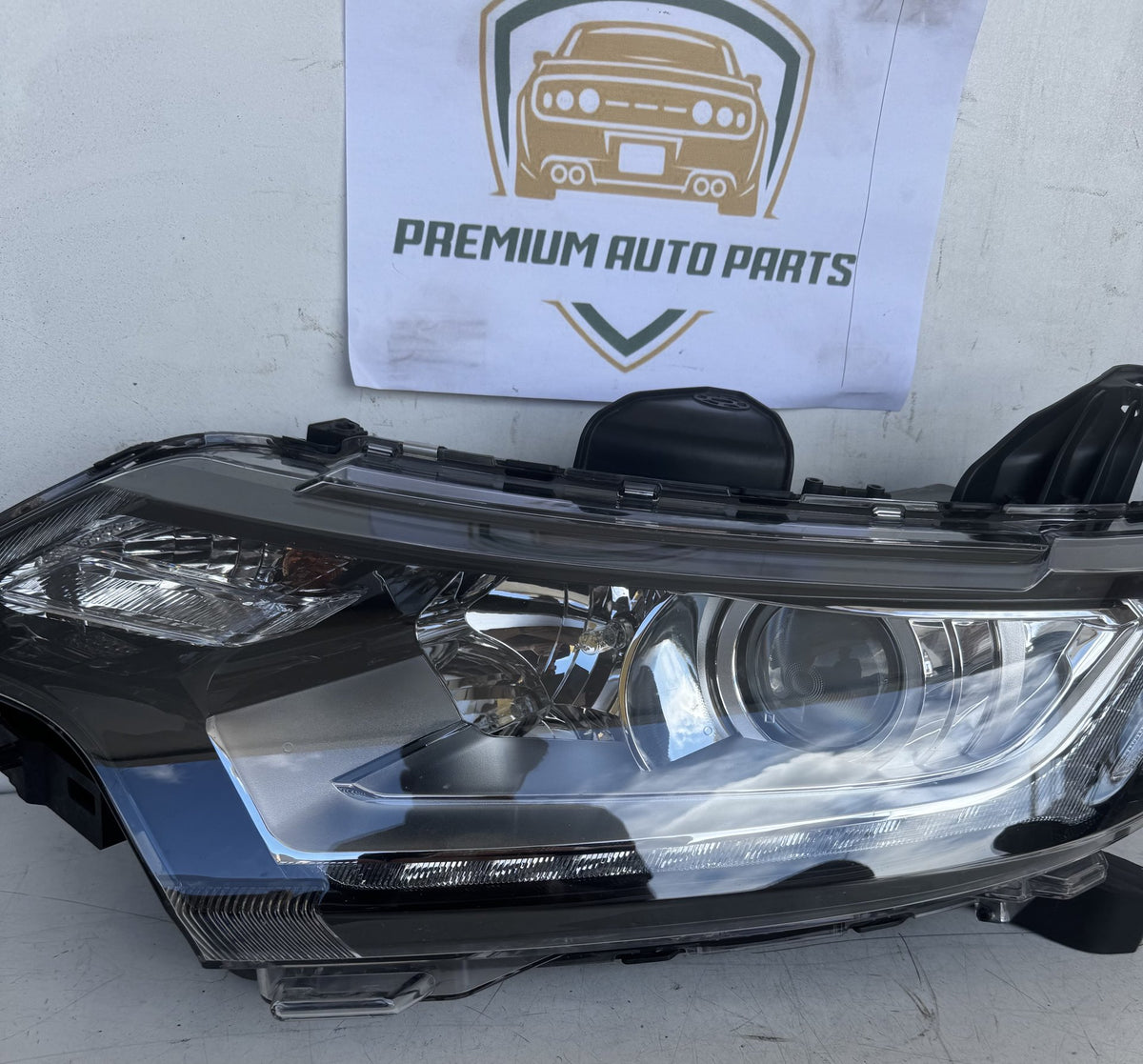 2017 Mitsubishi Outlander GF*W Station Wagon Left Headlight