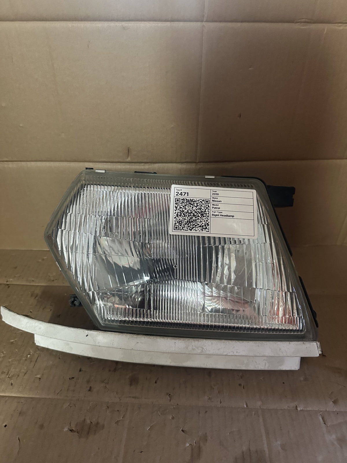 2010 Nissan Patrol - Right Headlight