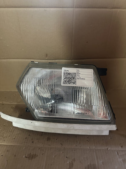 2010 Nissan Patrol - Right Headlight