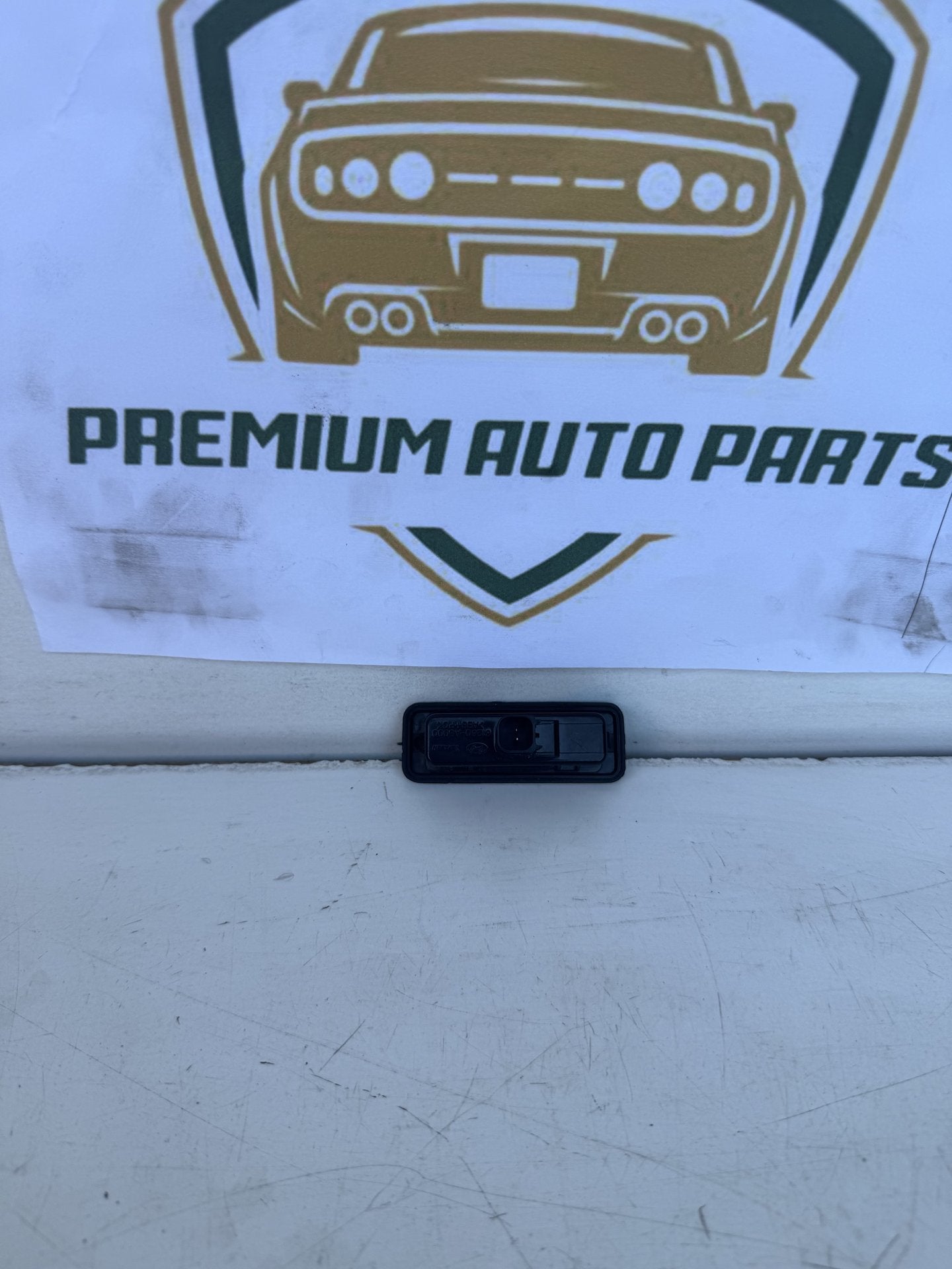 2014  GD Tailgate Handle Outer