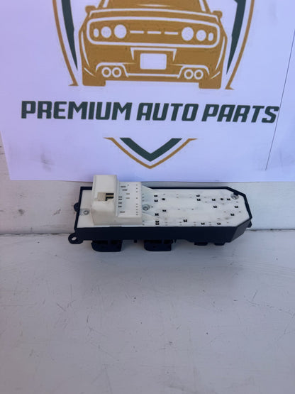 2014 Toyota Corolla Hatchback Master Power Window Switch