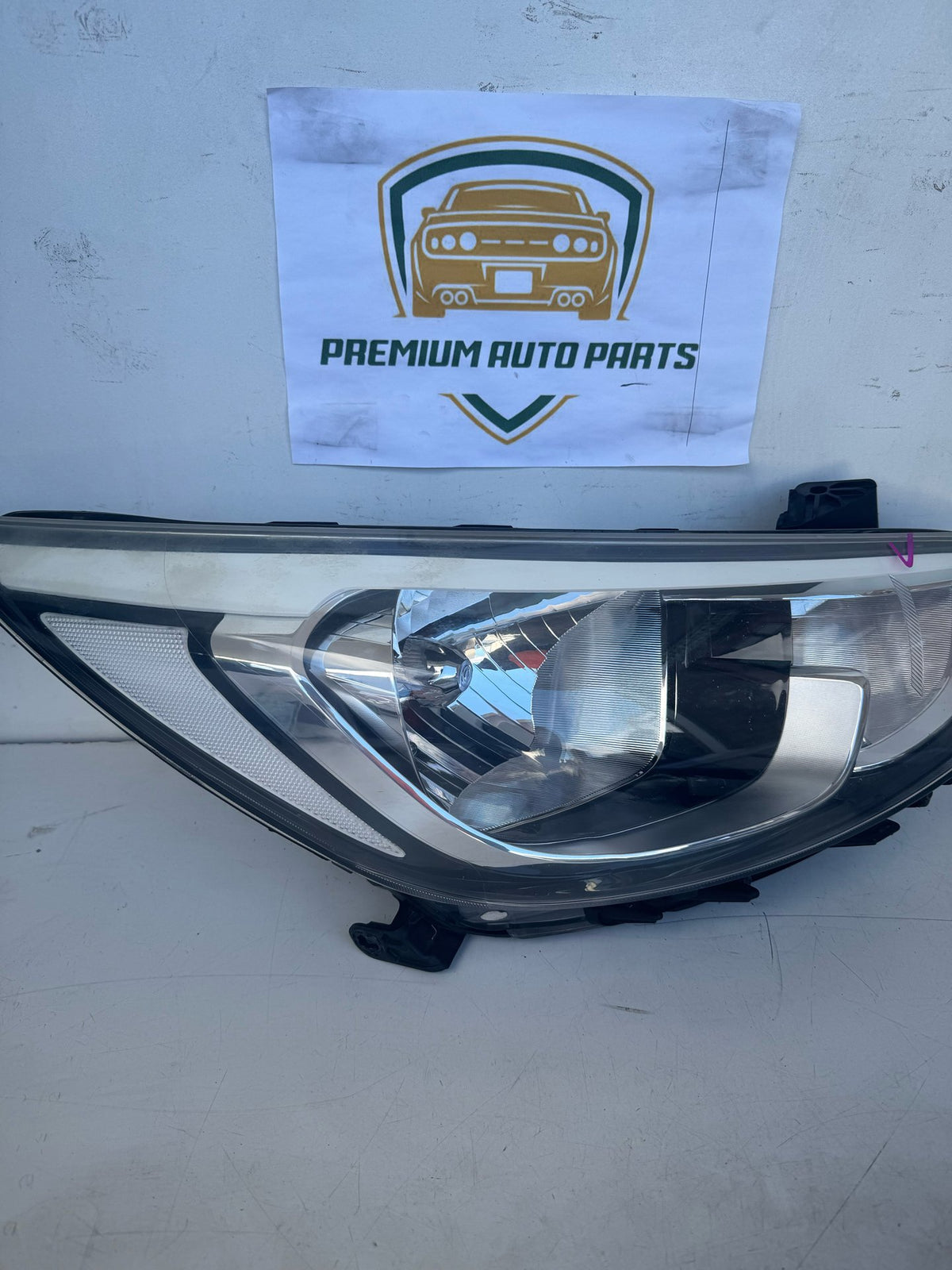 2016 Hyundai Accent Sedan Right Headlight 92102-1R7XX