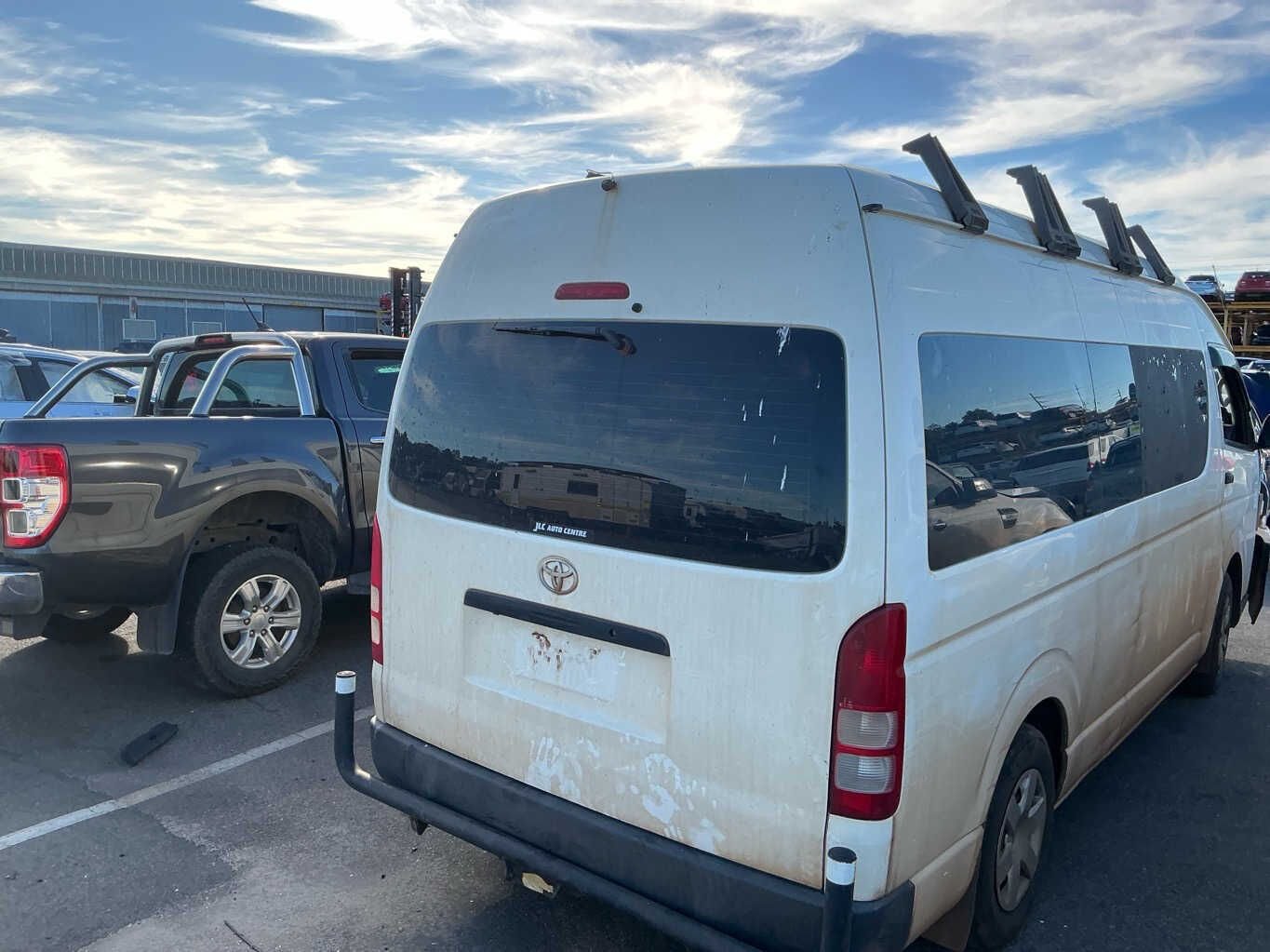 2015 Toyota Hiace Commuter H200