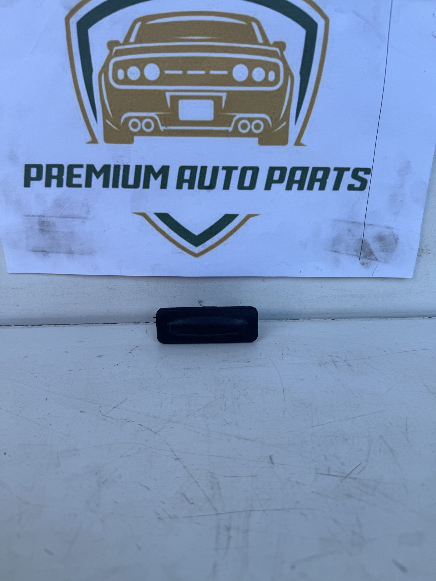 2014  GD Tailgate Handle Outer