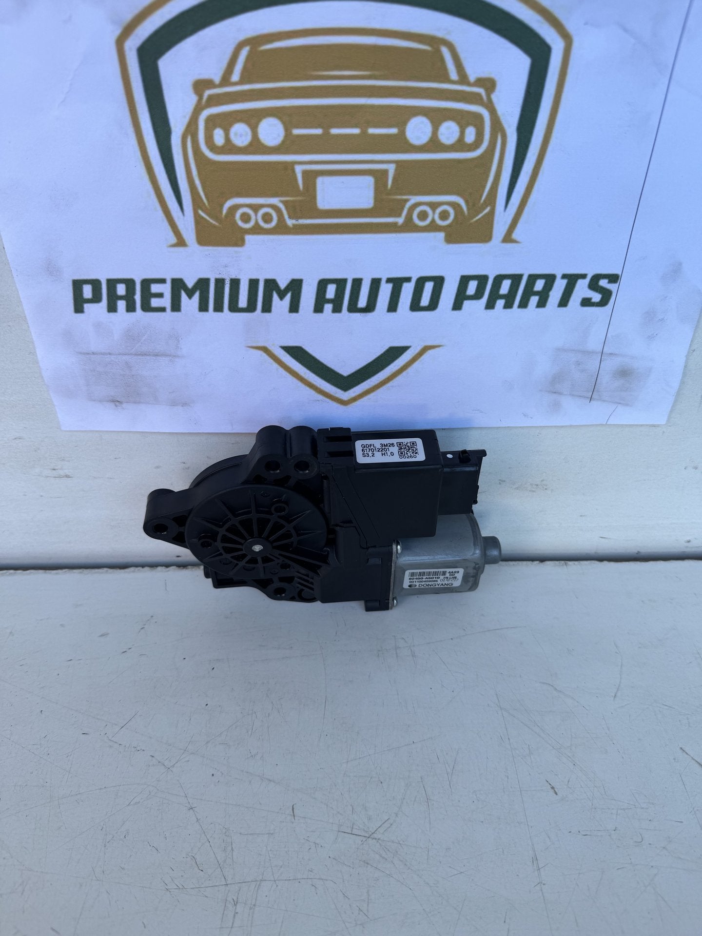 2014  GD LEFT REAR WINDOW MOTOR
